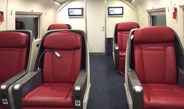 高鐵座位前后距離